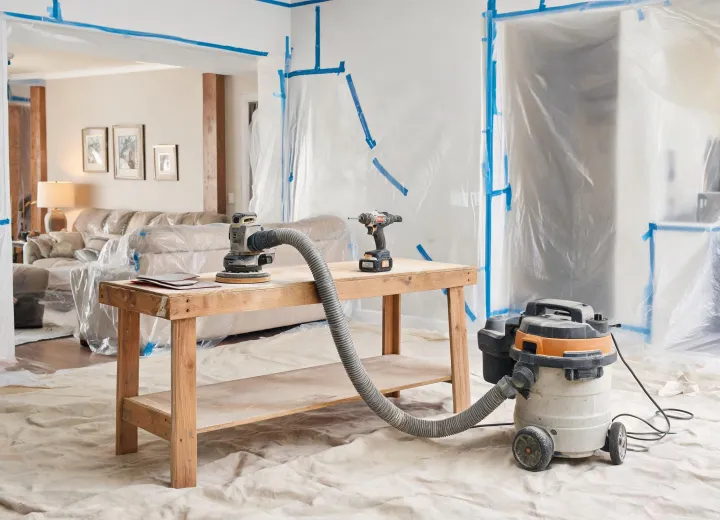 Renovation workbench with dust controlled tools
